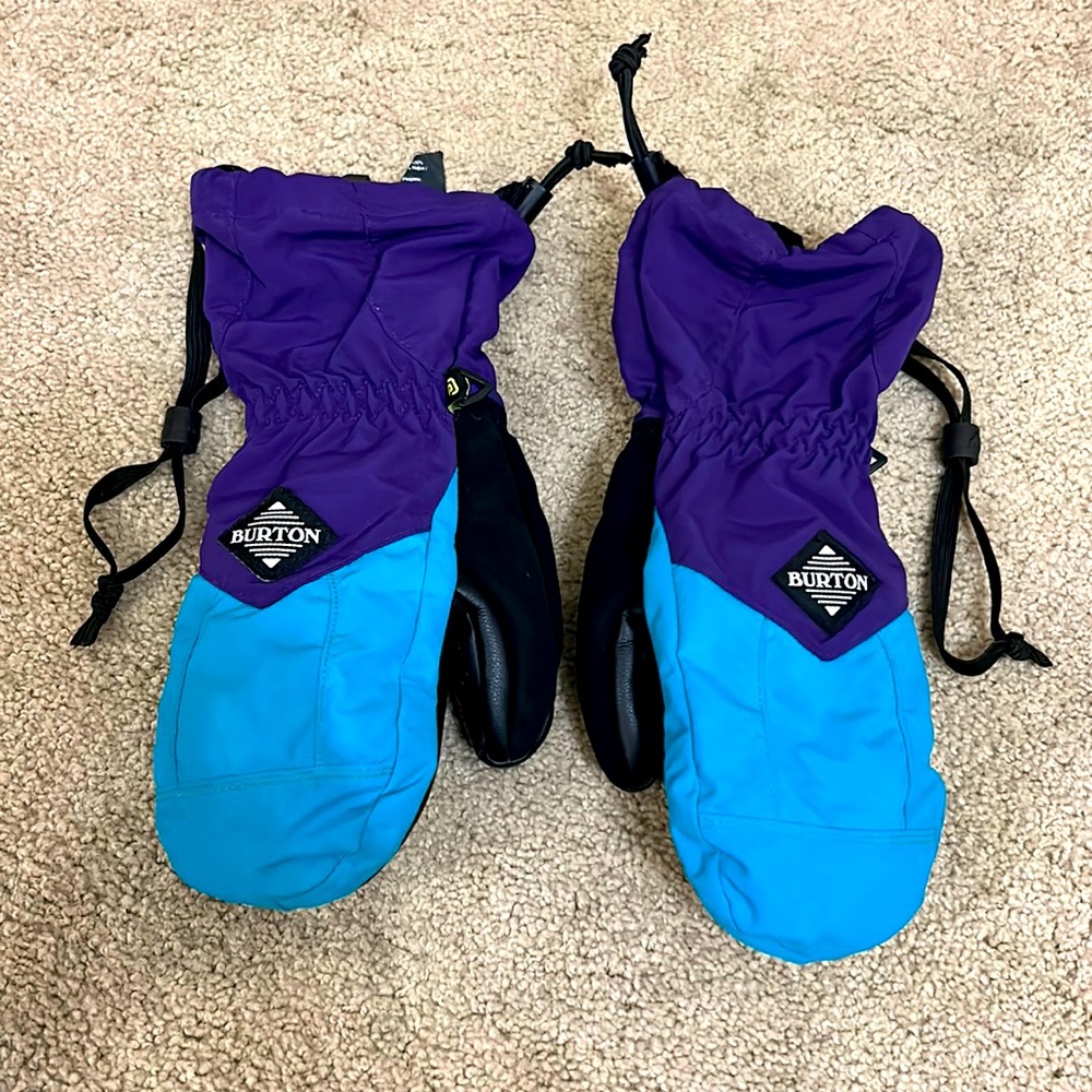 Burton mittens, purple and turquoise. Size medium. Excellent condition